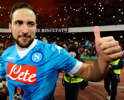 Gonzalo Higuain celebrates